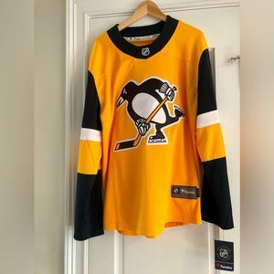 Pittsburgh Penguins men’s size medium fanatics jersey